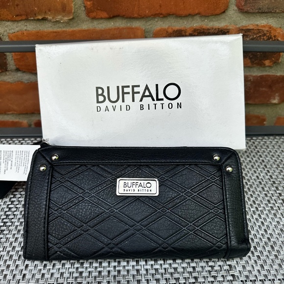 Buffalo David Bitton Handbags - Buffalo David Bitton New Black Wallet